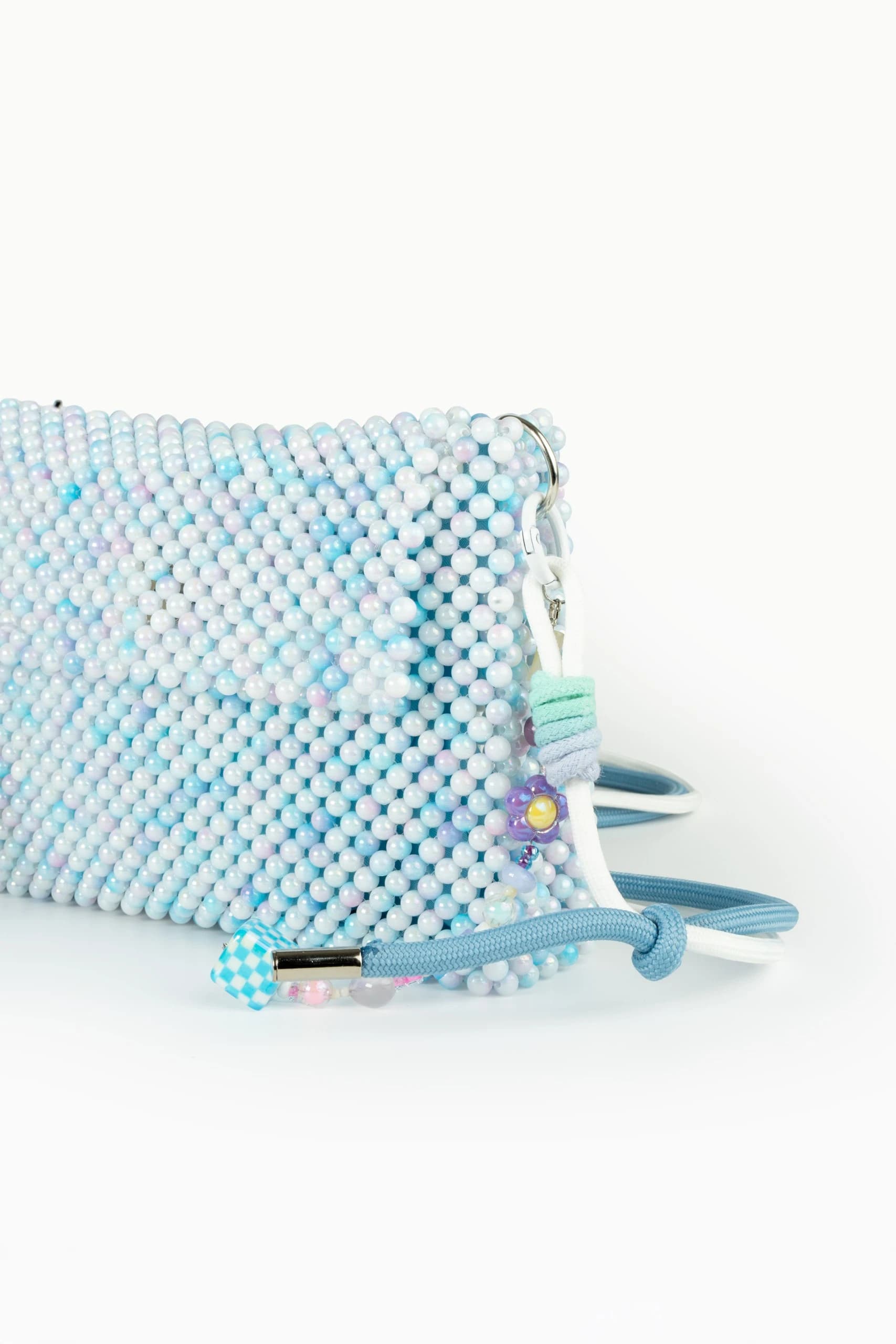 Щоденний весняний образ із бісерною сумкою